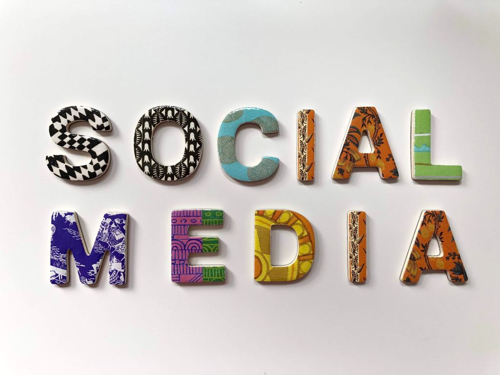 4 Ways Companies Can Benefit By Using Social&nbsp;Media